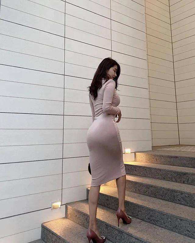 健身女神太过豪放引争议