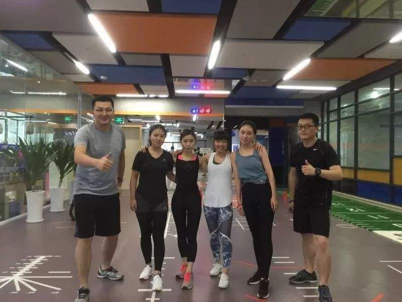 伊朗据悉要求希望通过霍尔木兹海峡的船舶提供船员和货物详情